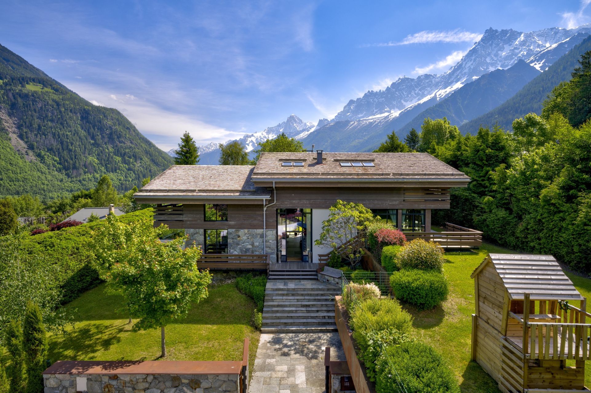 chalet 10 Rooms for sale on LES HOUCHES (74310)
