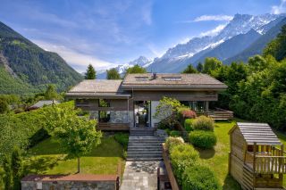 chalet 10 Rooms for sale on LES HOUCHES (74310)