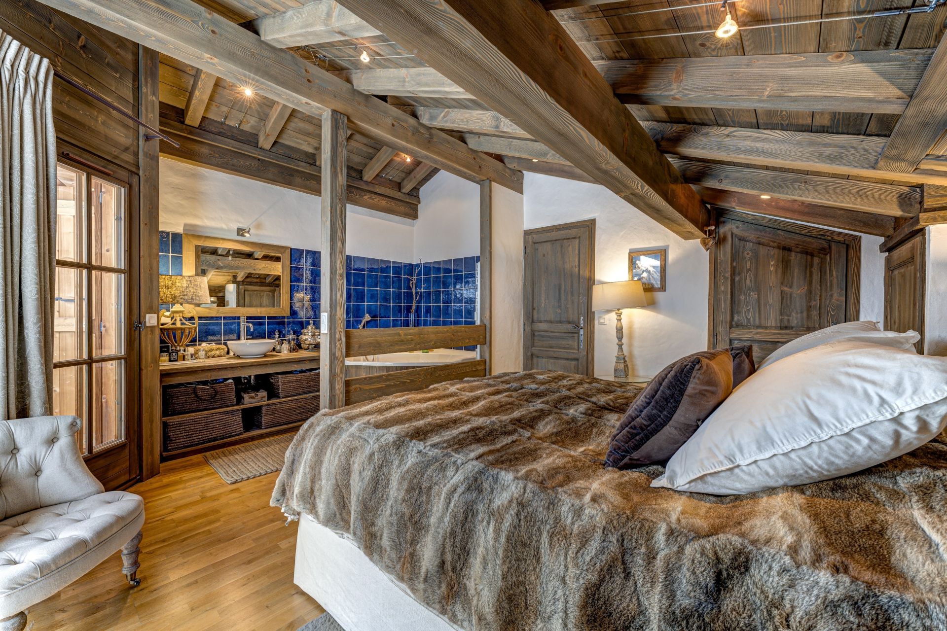 chalet 4 Rooms for sale on LES HOUCHES (74310)