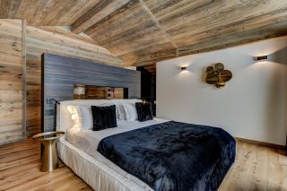 chalet 10 Rooms for sale on ARGENTIERE (74400)