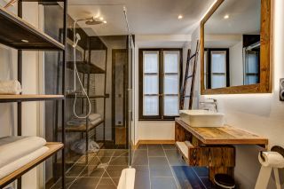 house 9 Rooms for sale on ARGENTIERE (74400)