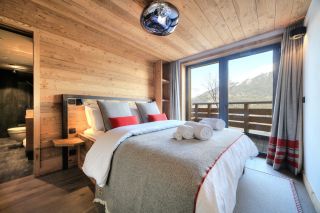 chalet 12 Rooms for sale on CHAMONIX MONT BLANC (74400)