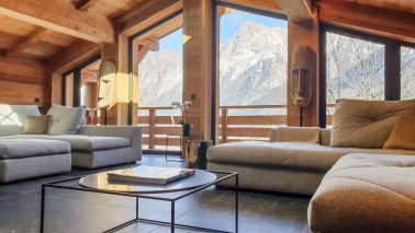 chalet 12 Rooms for sale on CHAMONIX MONT BLANC (74400)