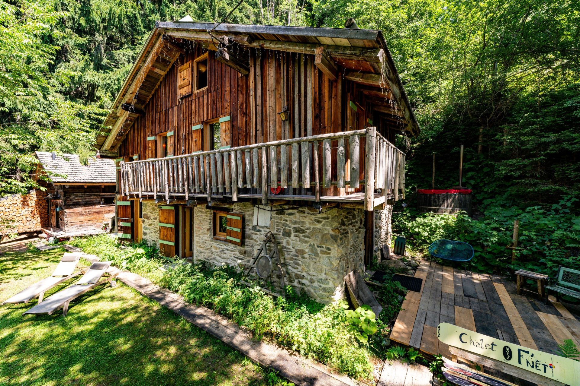 chalet 7 Rooms for sale on ST GERVAIS LES BAINS (74170)