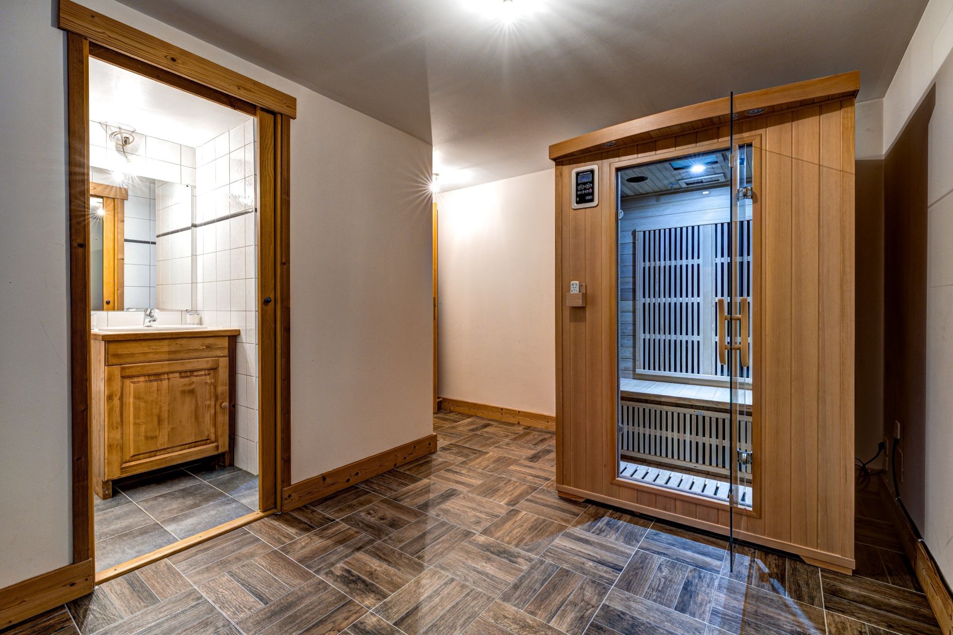 house 8 Rooms for sale on CHAMONIX MONT BLANC (74400)