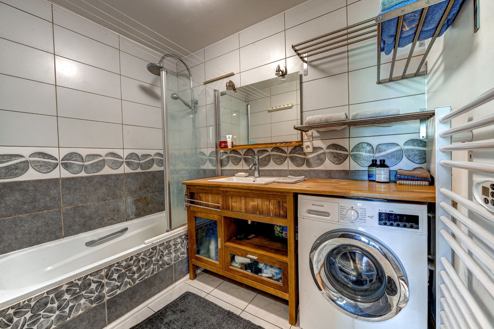 apartment 4 Rooms for sale on CHAMONIX MONT BLANC (74400)