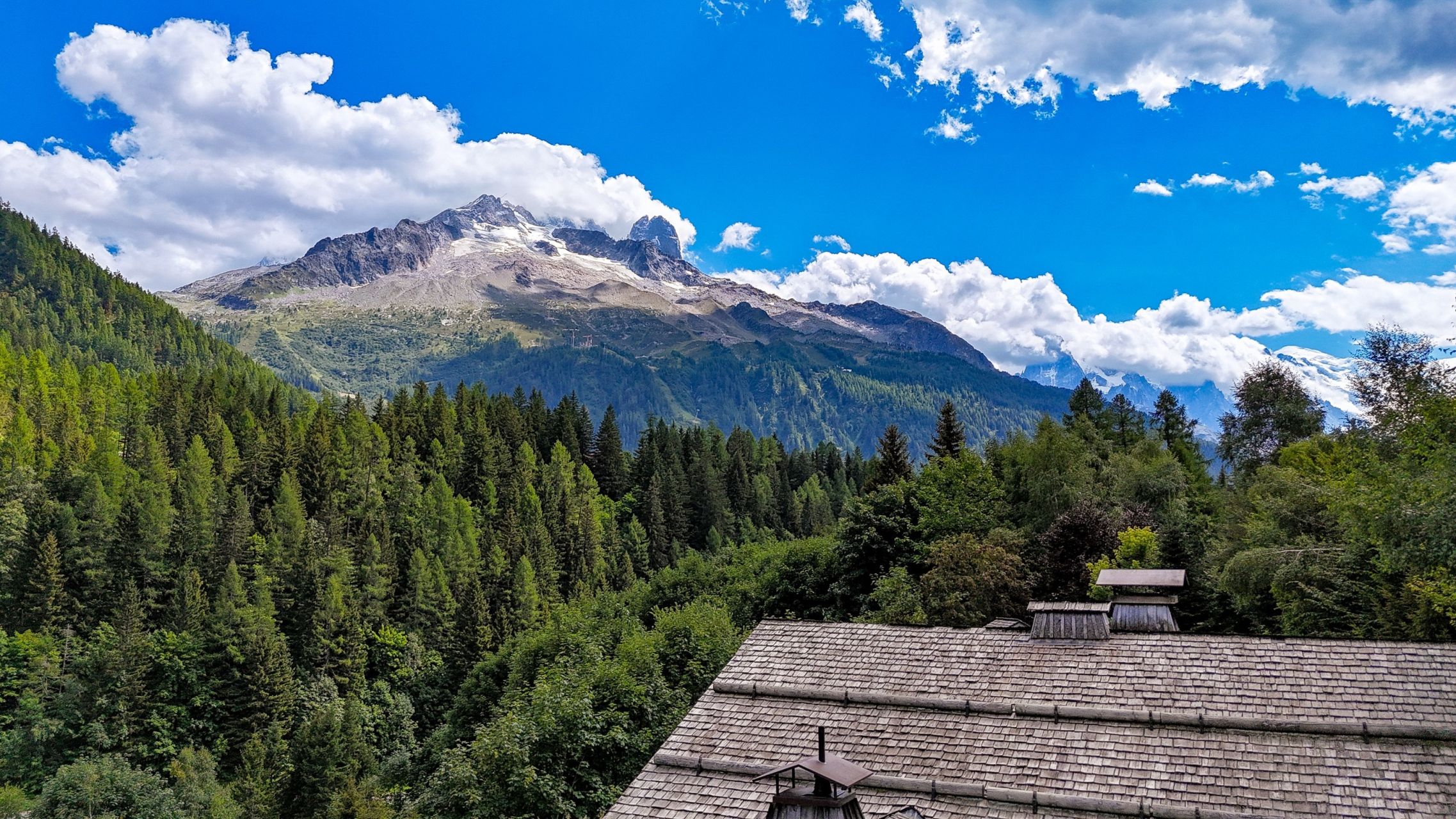 chalet 9 Rooms for sale on CHAMONIX MONT BLANC (74400)