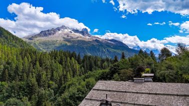 chalet 9 Rooms for sale on CHAMONIX MONT BLANC (74400)