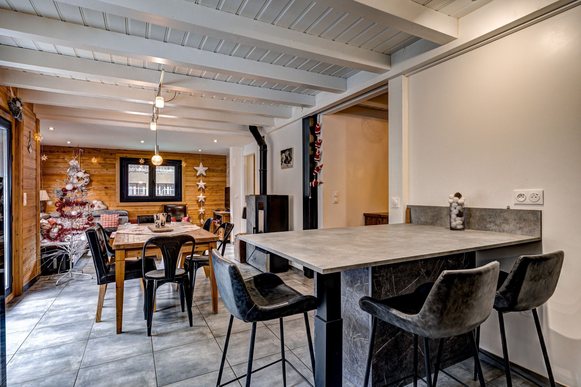 chalet 5 Rooms for sale on CHAMONIX MONT BLANC (74400)