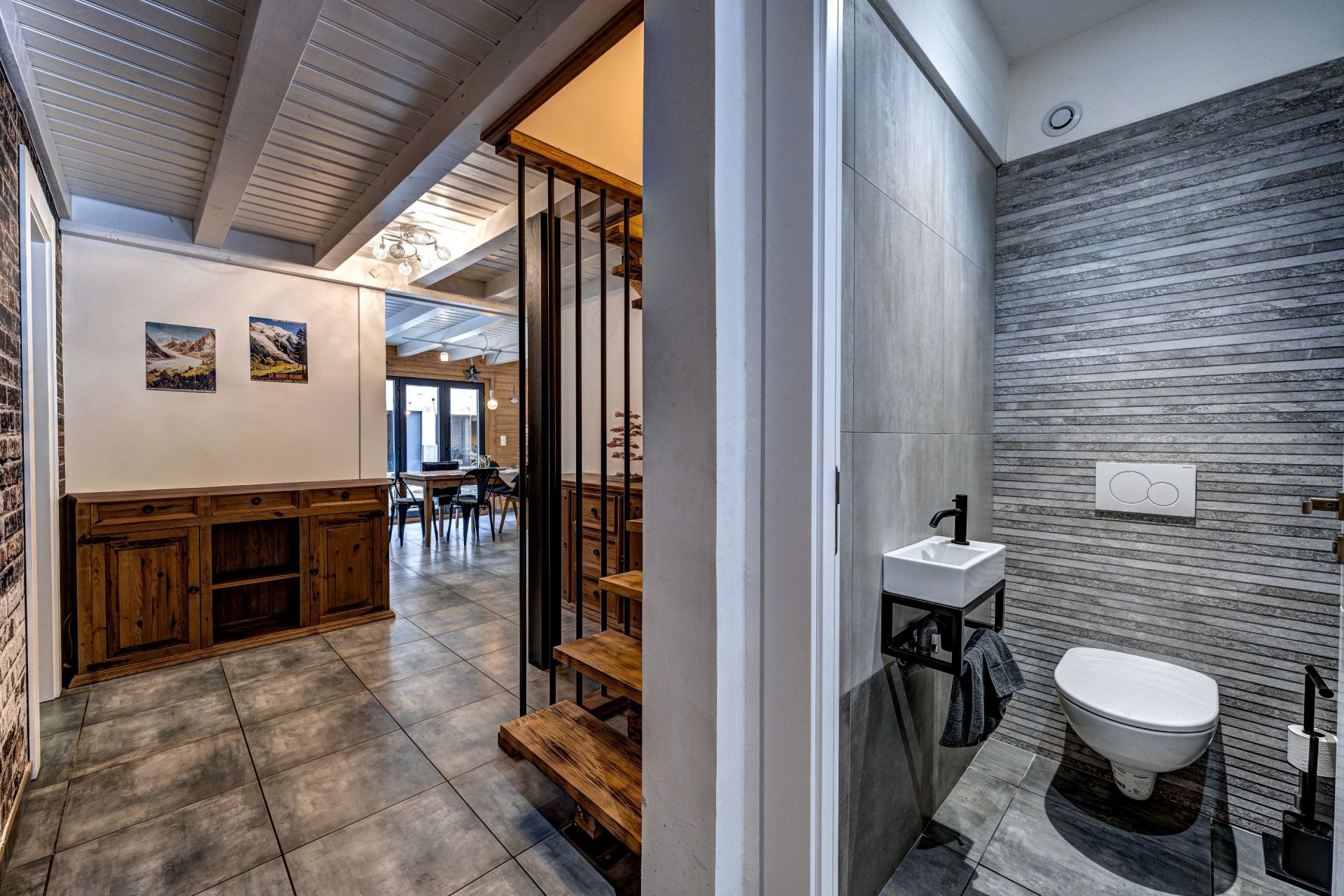 chalet 5 Rooms for sale on CHAMONIX MONT BLANC (74400)