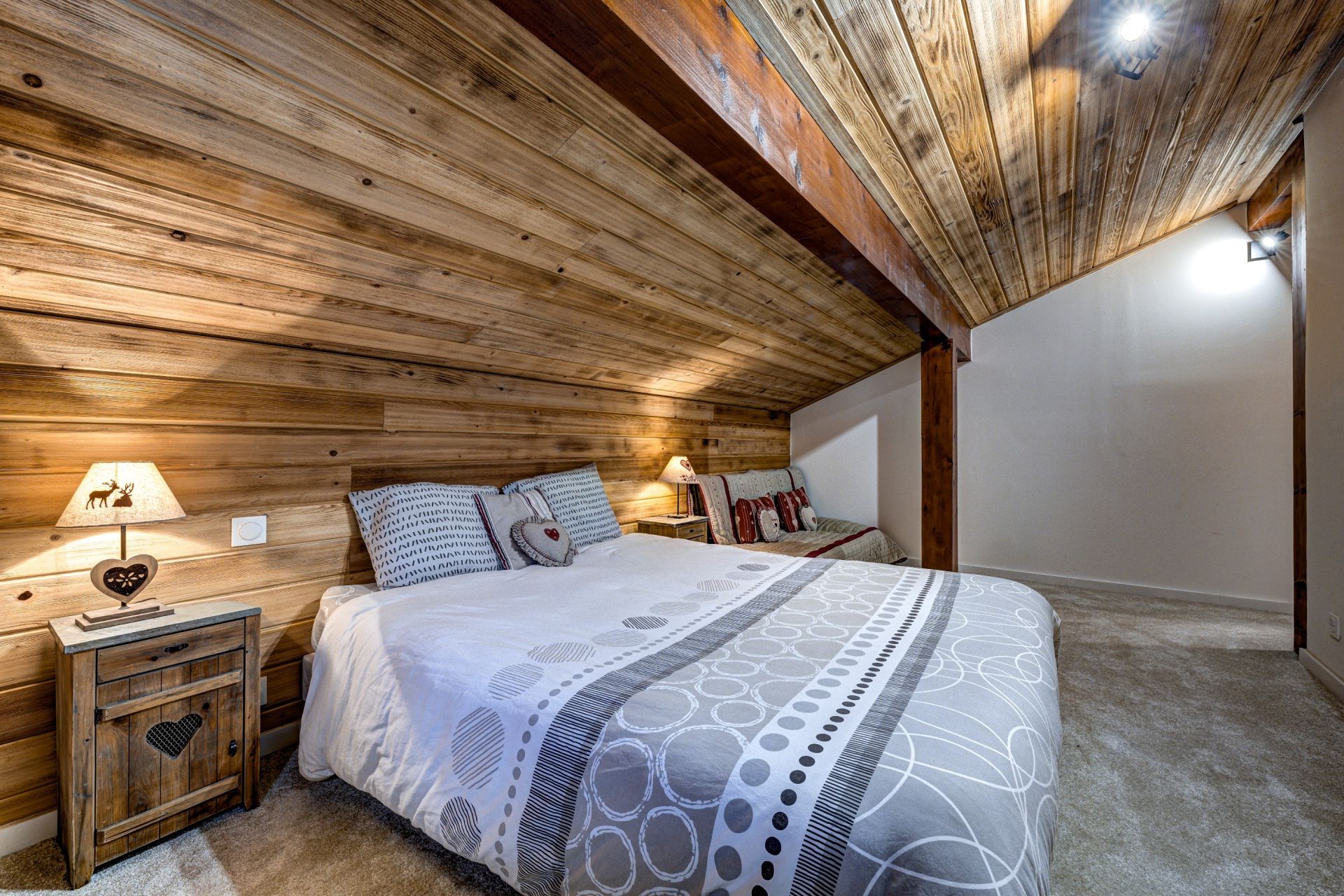 chalet 5 Rooms for sale on CHAMONIX MONT BLANC (74400)
