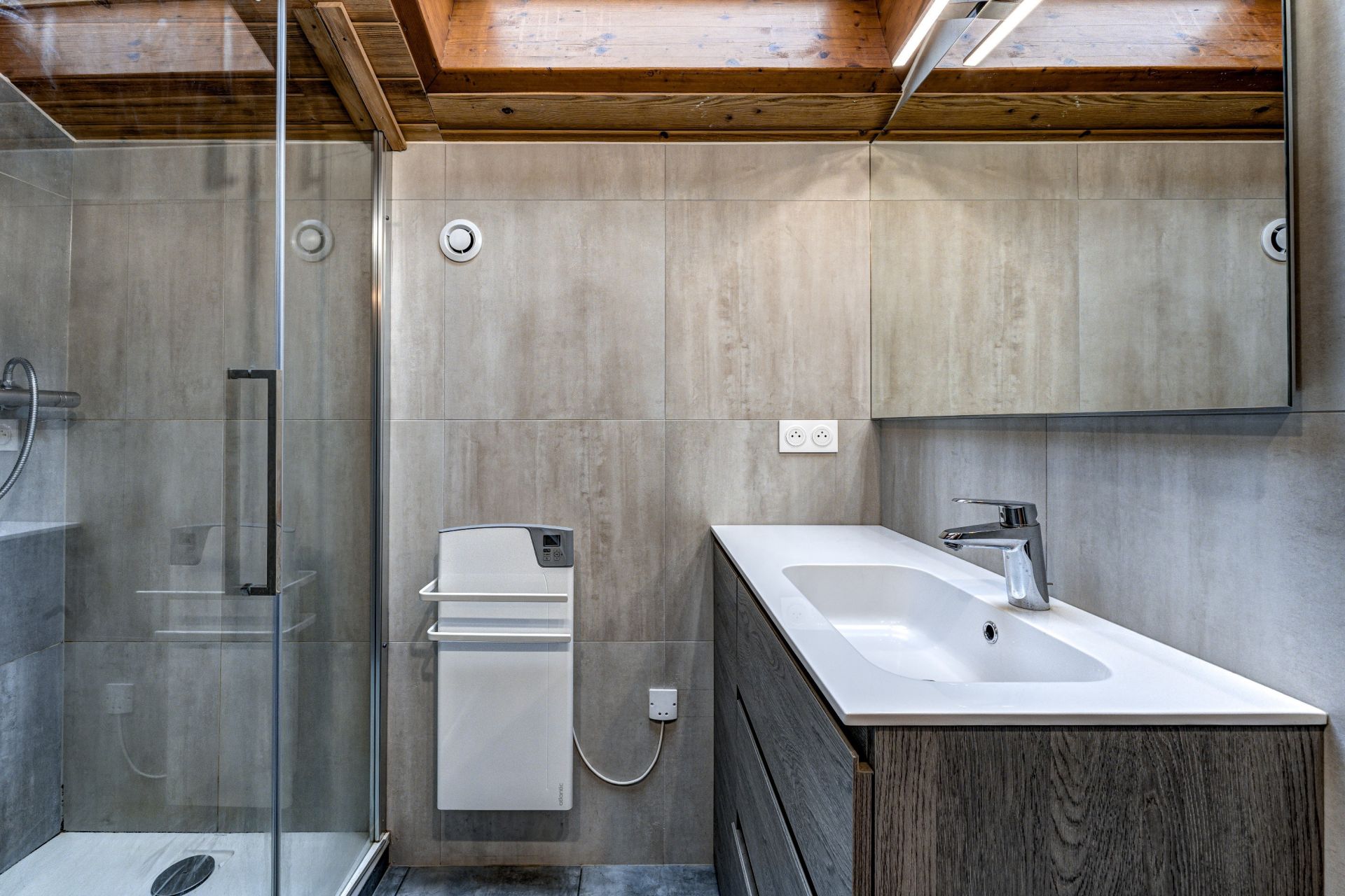 chalet 5 Rooms for sale on CHAMONIX MONT BLANC (74400)