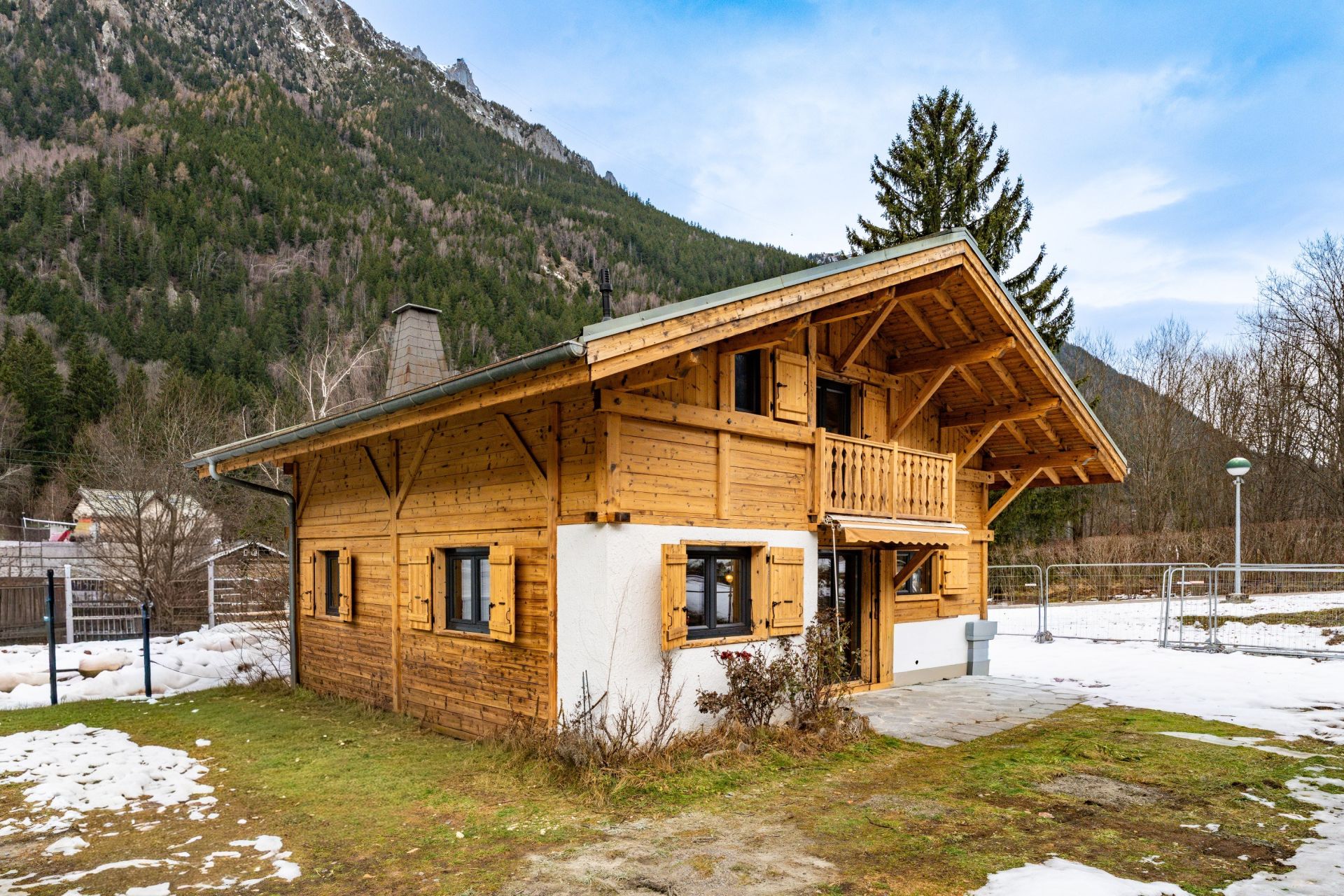 chalet 5 Rooms for sale on CHAMONIX MONT BLANC (74400)