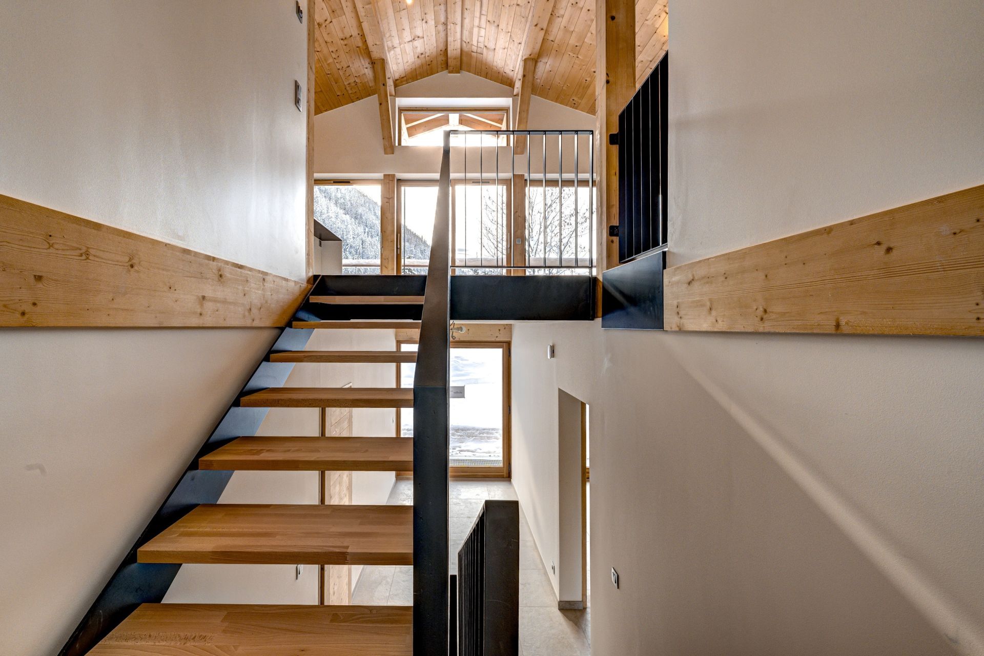 chalet 7 Rooms for sale on ARGENTIERE (74400)