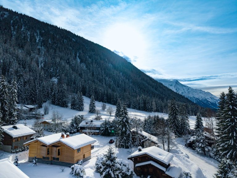 chalet 7 Rooms for sale on ARGENTIERE (74400)
