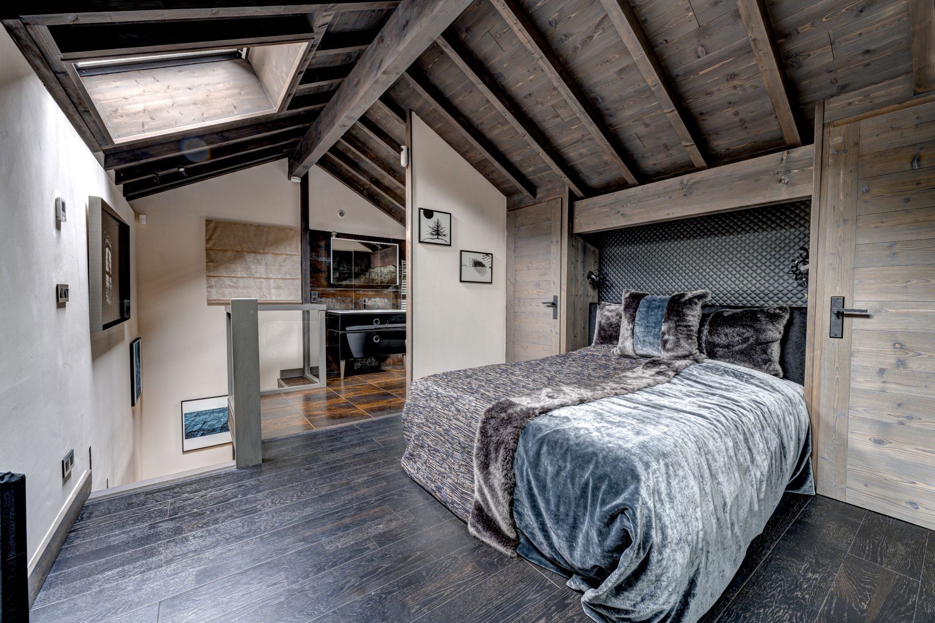 chalet 7 Rooms for sale on CHAMONIX MONT BLANC (74400)