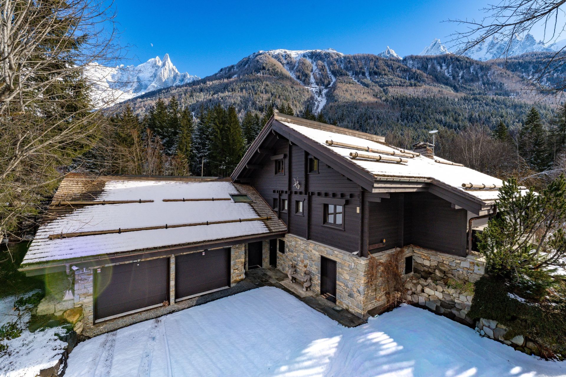 chalet 7 Rooms for sale on CHAMONIX MONT BLANC (74400)
