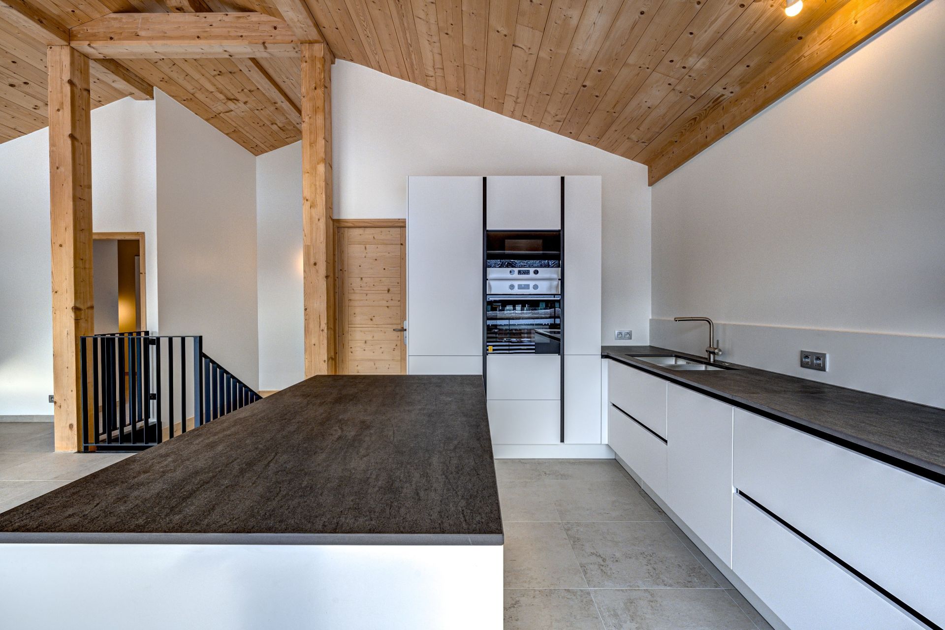 chalet 7 Rooms for sale on ARGENTIERE (74400)