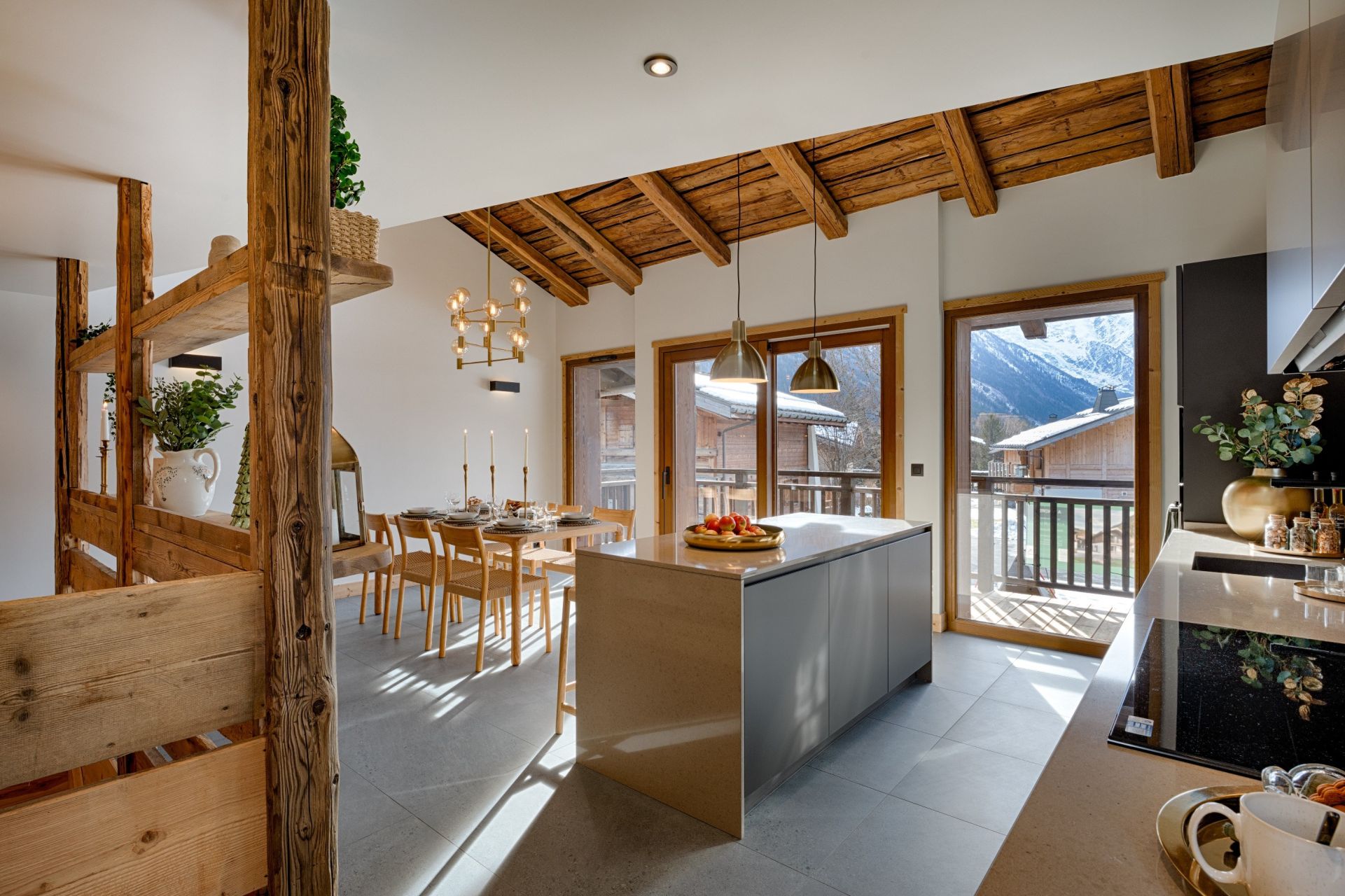 chalet 5 Rooms for sale on CHAMONIX MONT BLANC (74400)