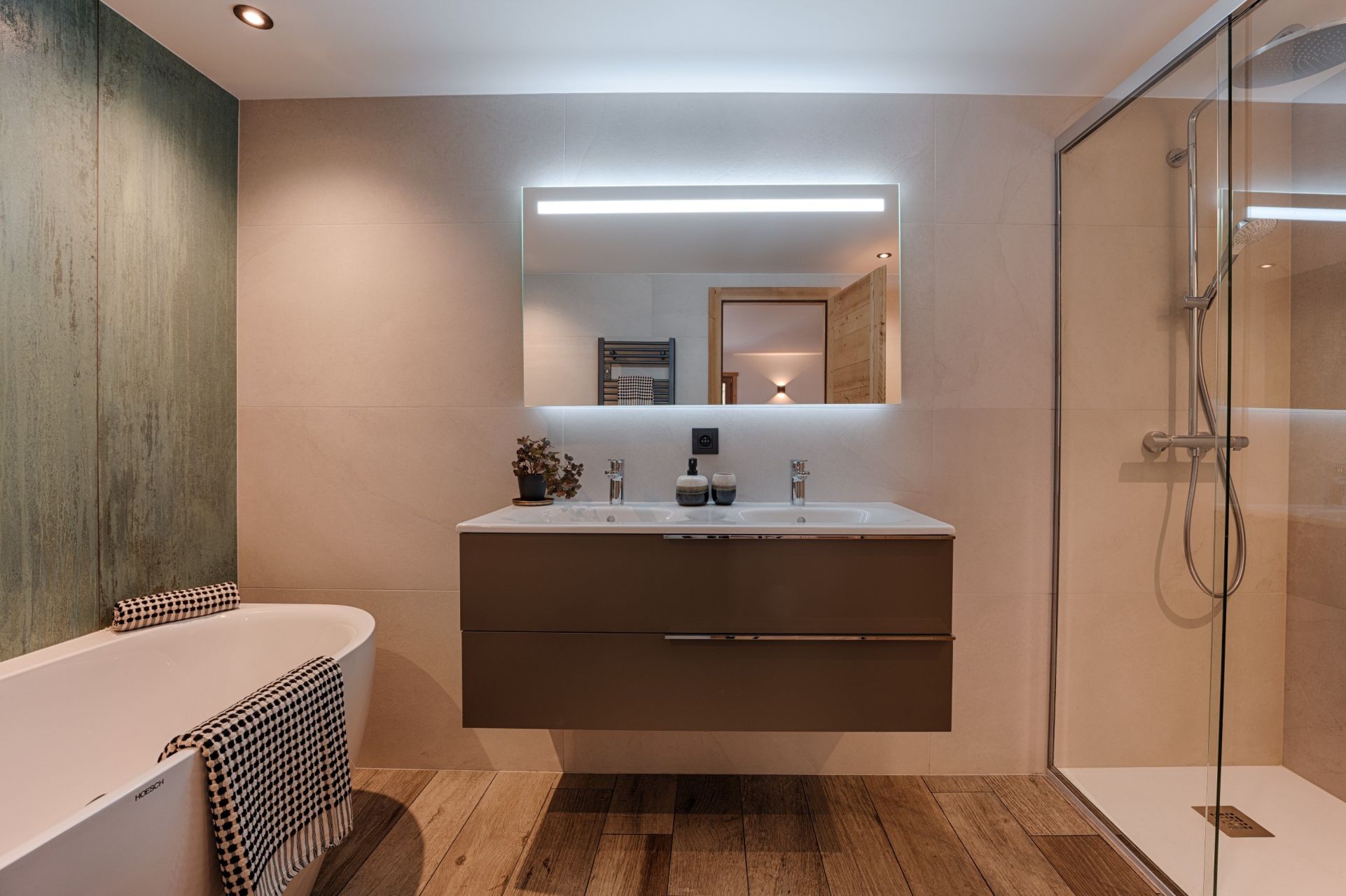 chalet 5 Rooms for sale on CHAMONIX MONT BLANC (74400)