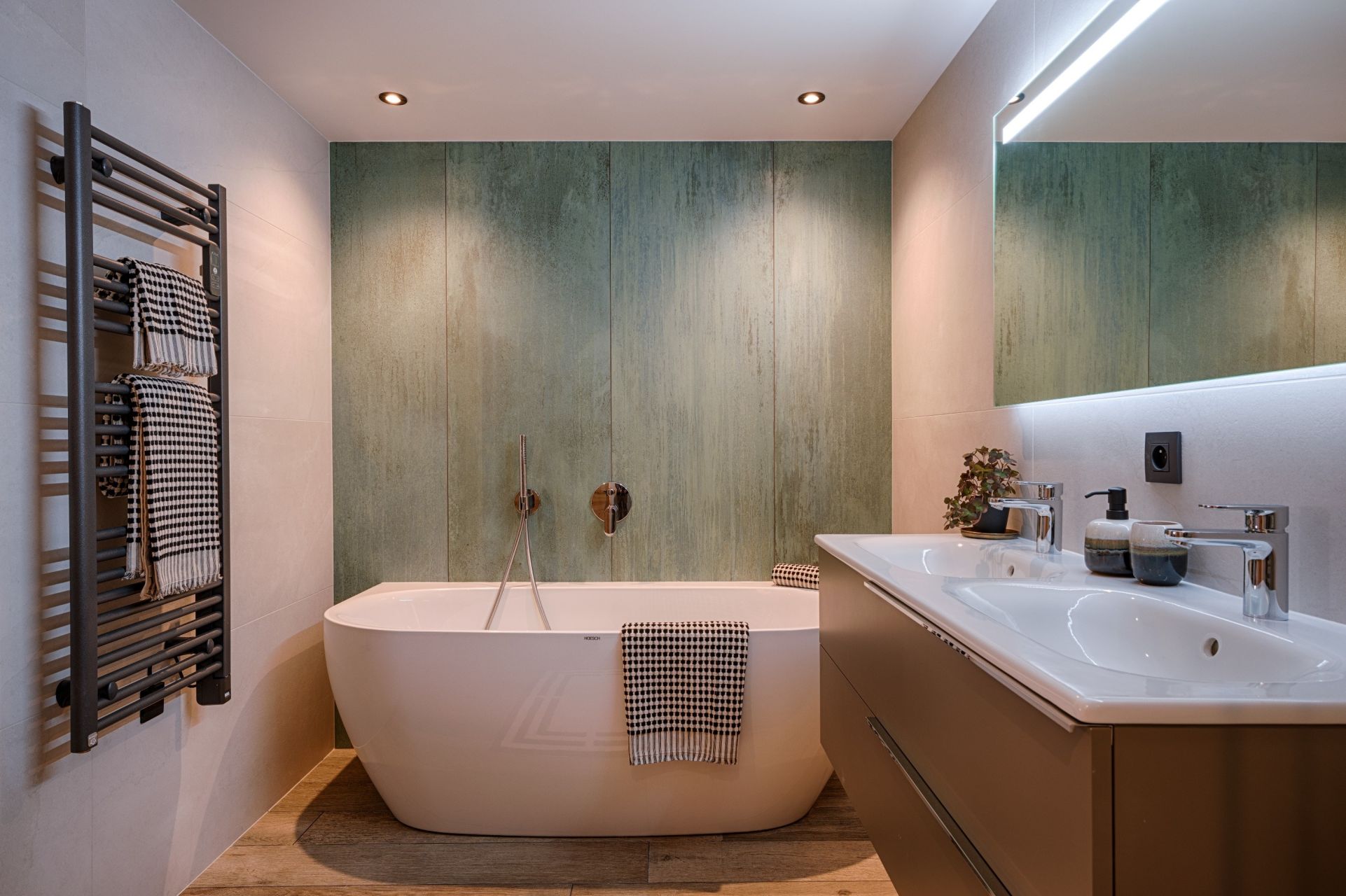 chalet 5 Rooms for sale on CHAMONIX MONT BLANC (74400)