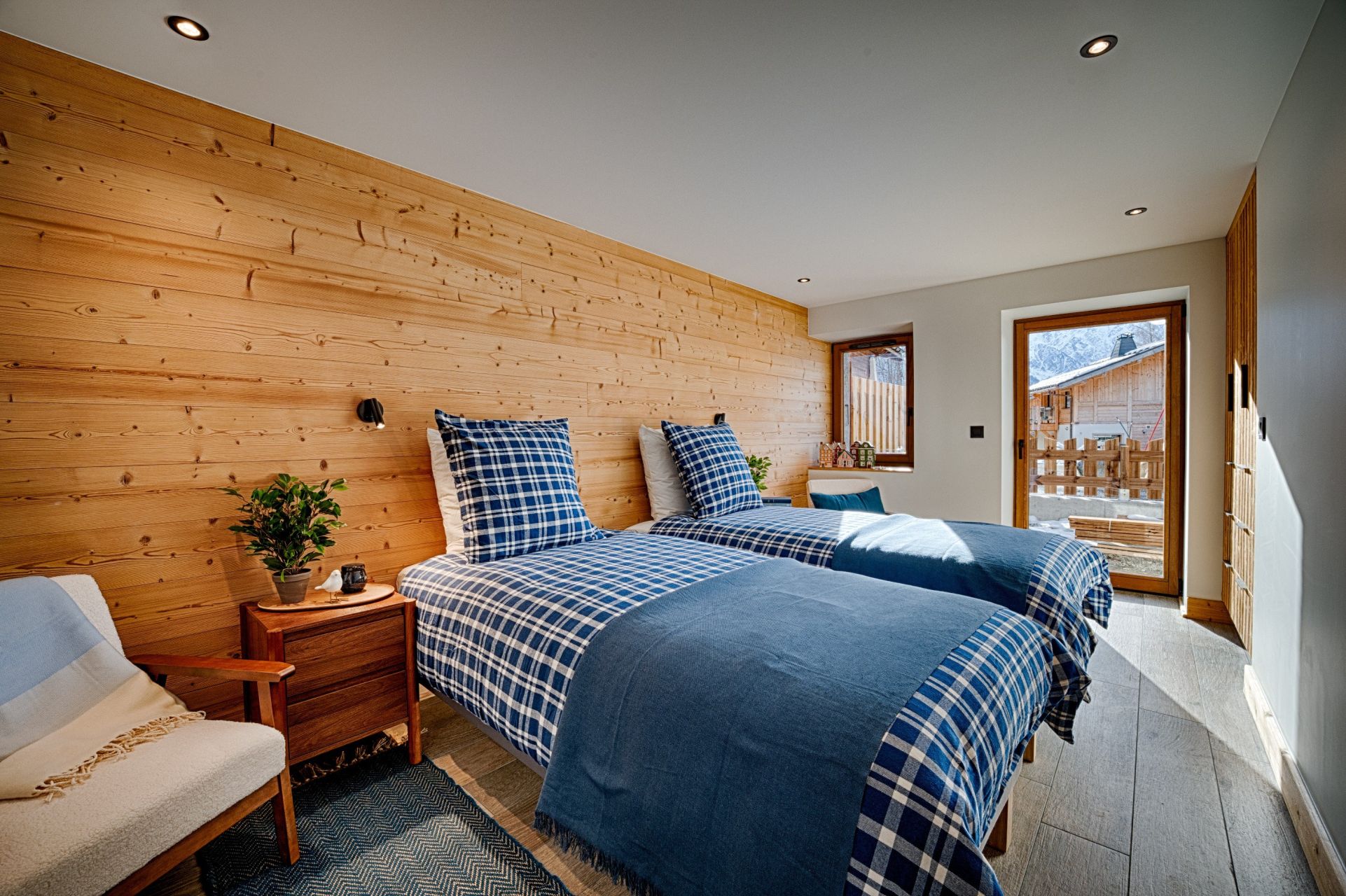 chalet 5 Rooms for sale on CHAMONIX MONT BLANC (74400)
