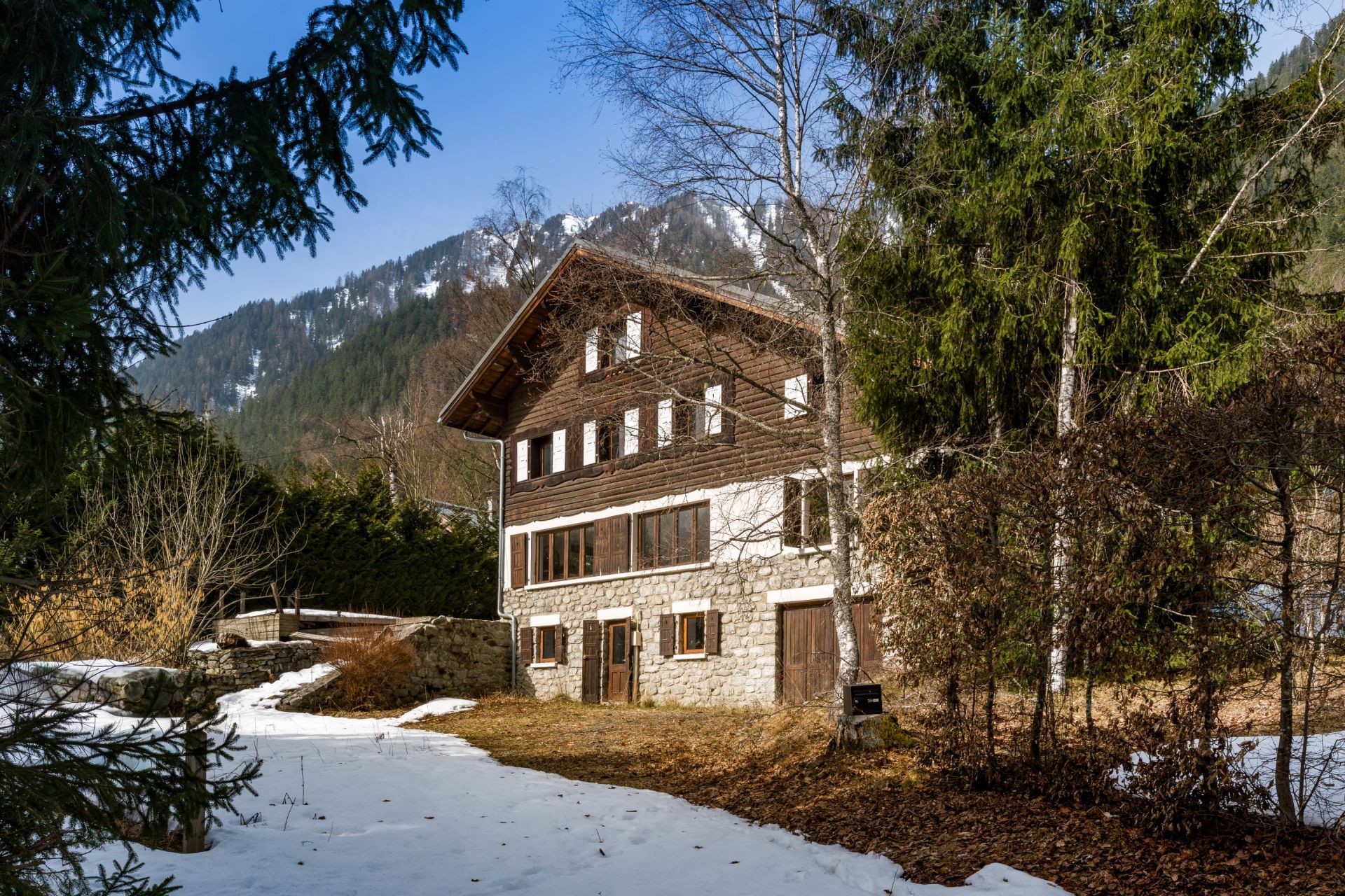 chalet 10 Rooms for sale on CHAMONIX MONT BLANC (74400)