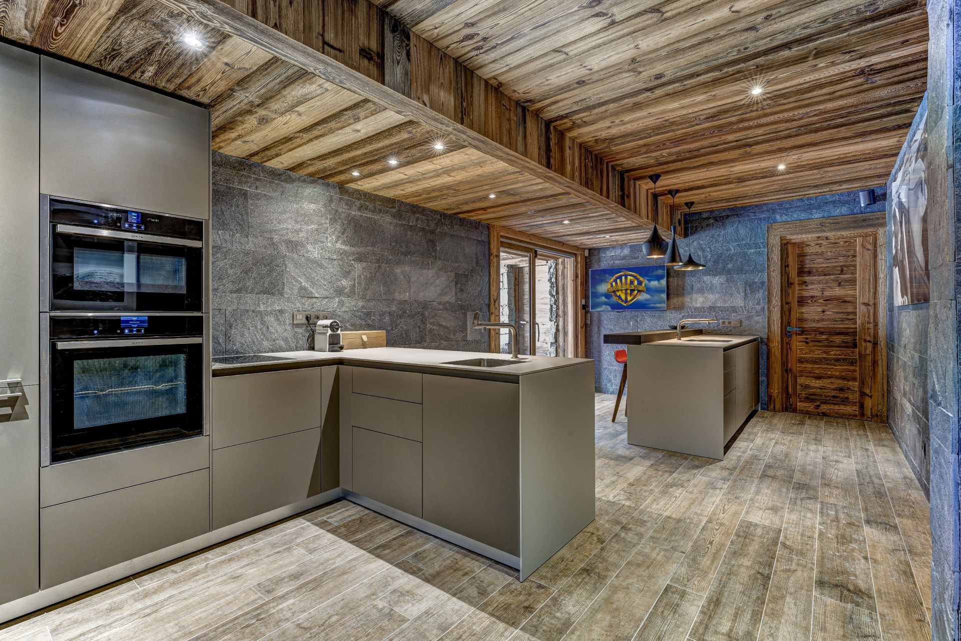 chalet 9 Rooms for sale on CHAMONIX MONT BLANC (74400)