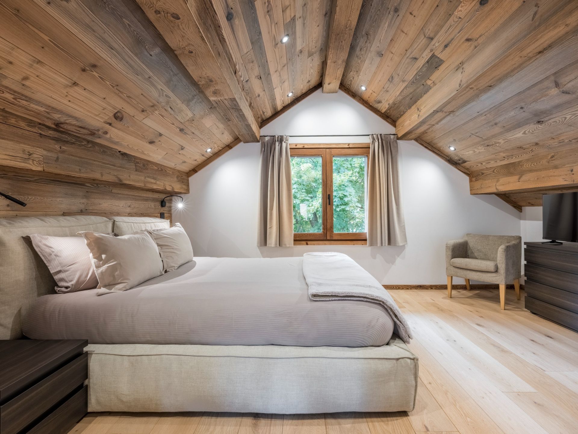 chalet 6 Rooms for sale on CHAMONIX MONT BLANC (74400)