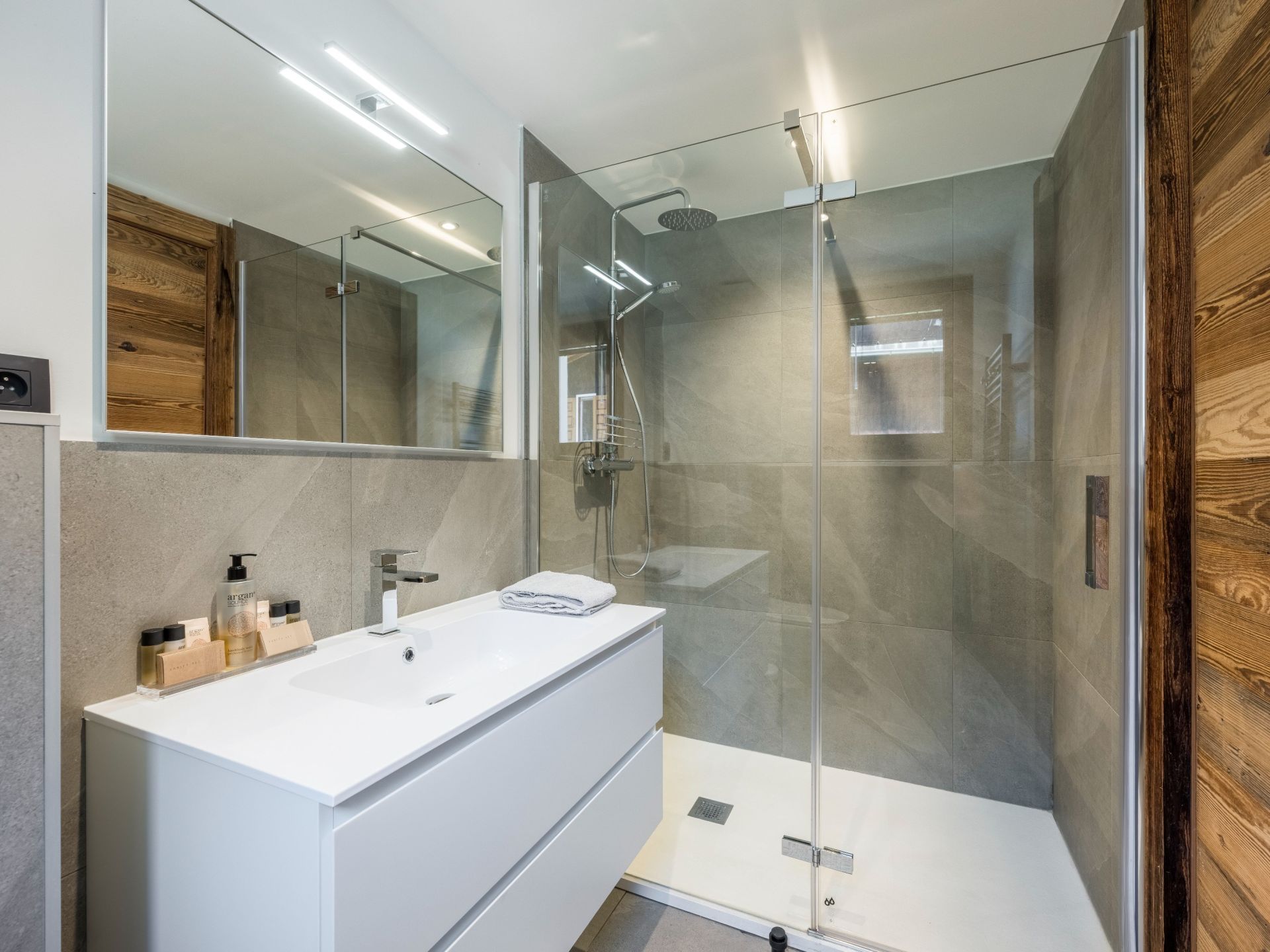 apartment 4 Rooms for sale on CHAMONIX MONT BLANC (74400)