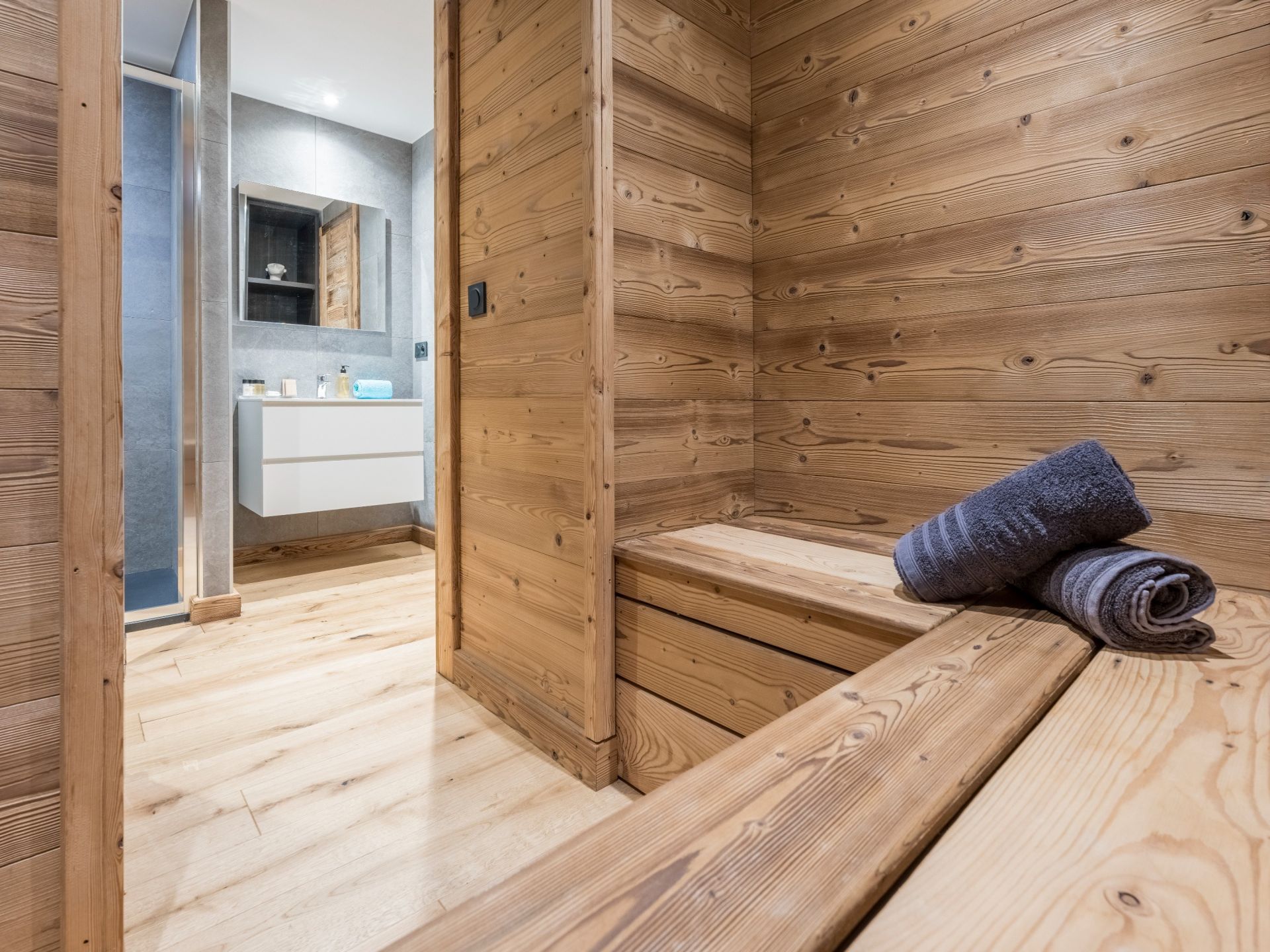 chalet 6 Rooms for sale on CHAMONIX MONT BLANC (74400)