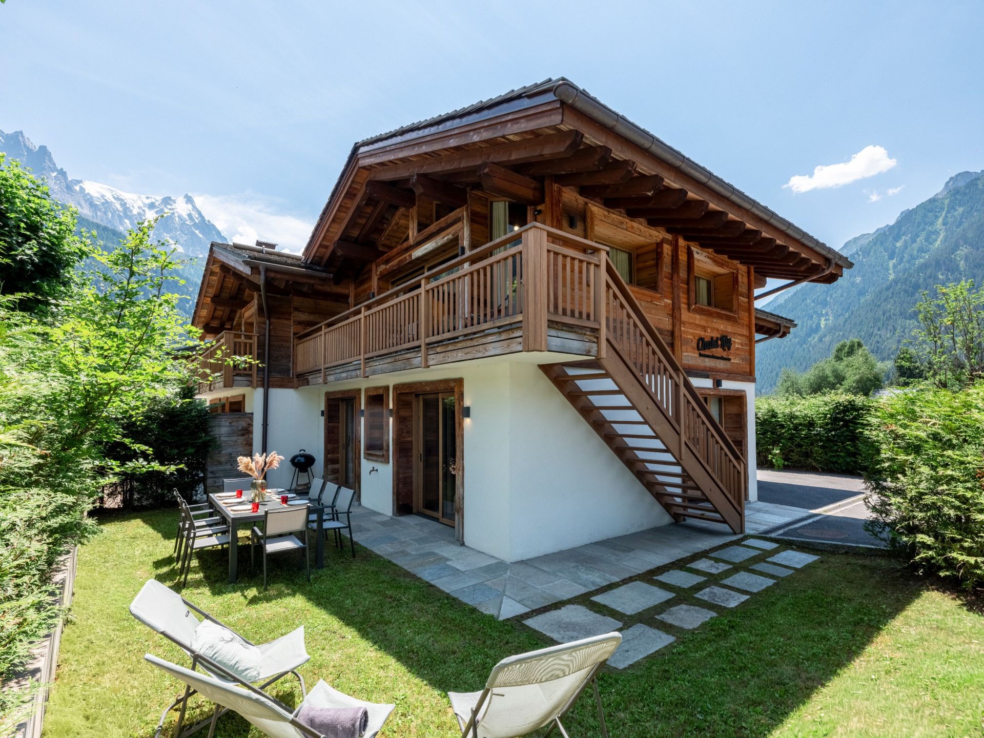 chalet 6 Rooms for sale on CHAMONIX MONT BLANC (74400)