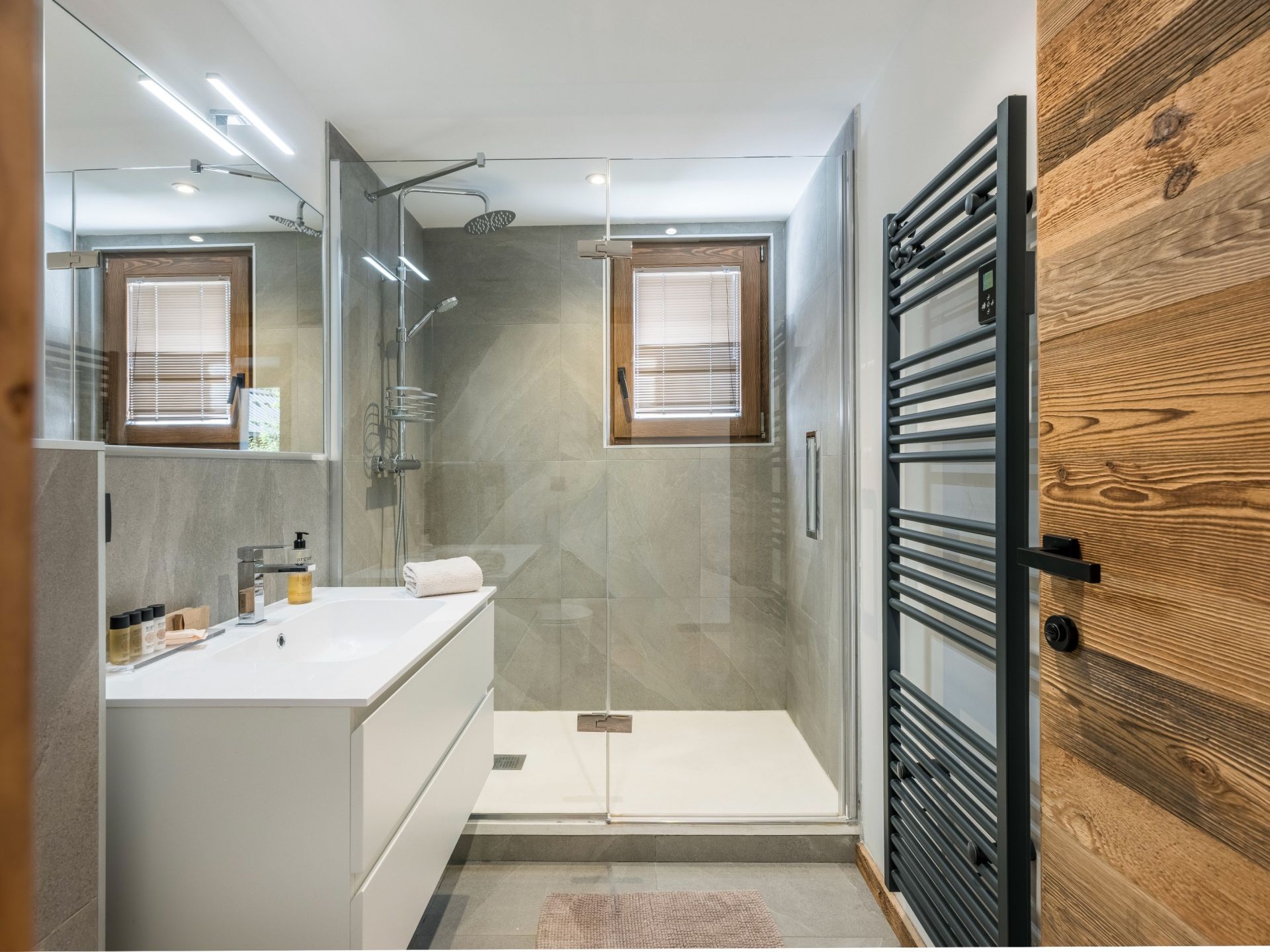 apartment 5 Rooms for sale on CHAMONIX MONT BLANC (74400)