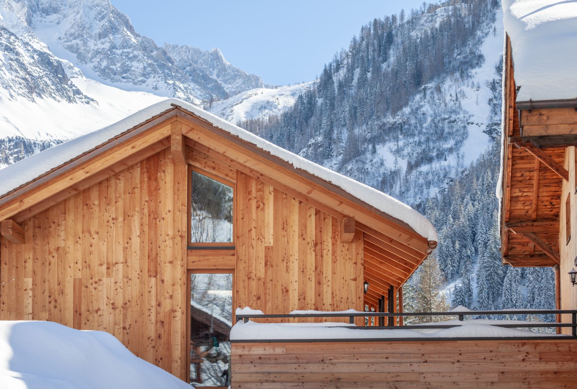 chalet 4 Rooms for sale on ARGENTIERE (74400)